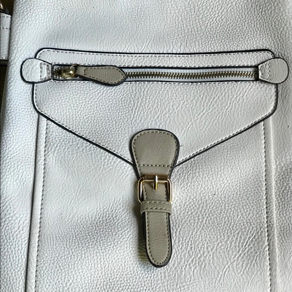 CHARMING CHARLIE CROSSBODY Bag - Picture 2 of 6